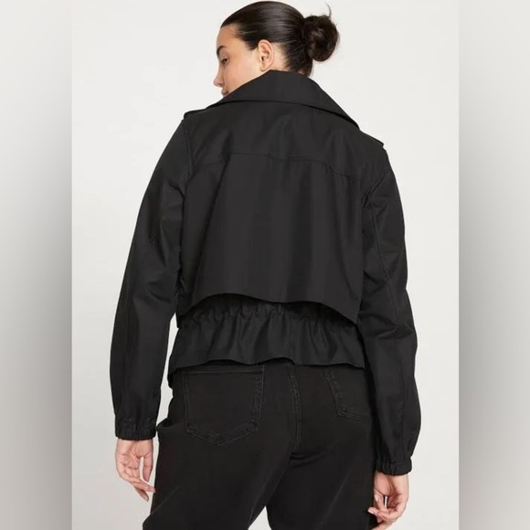 Universal Standard Women's Leonard Cropped Water Repellent Trench Jacket - Picture 2 of 6